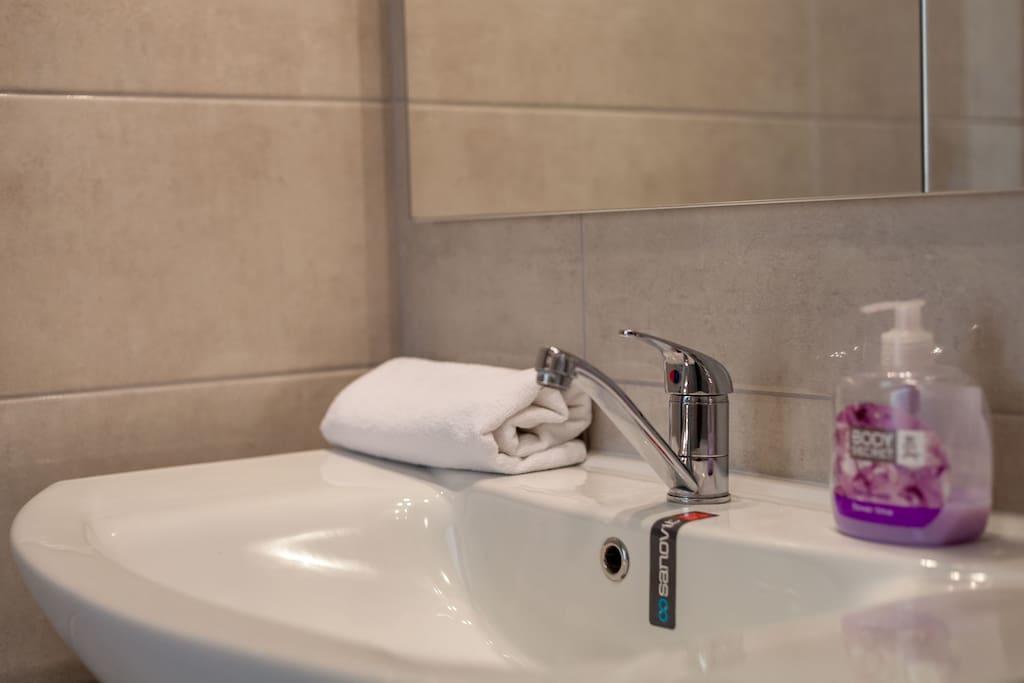 פודסטראנה Apartmani Sanja Suta מראה חיצוני תמונה