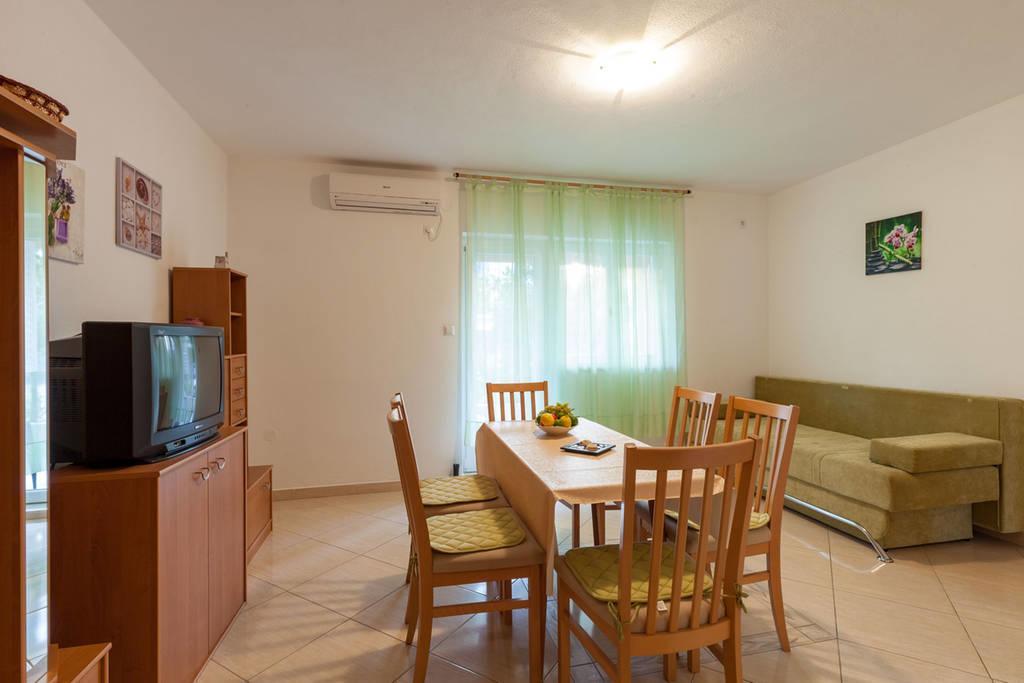 פודסטראנה Apartmani Sanja Suta מראה חיצוני תמונה