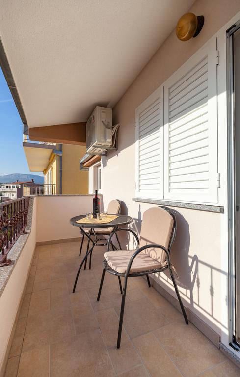 פודסטראנה Apartmani Sanja Suta מראה חיצוני תמונה
